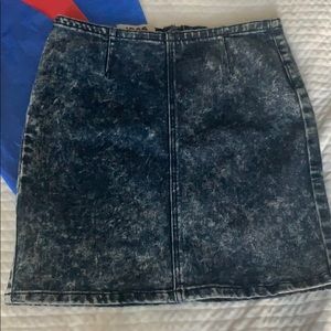 Dark acid wash short skirt